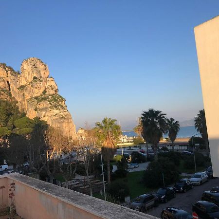 B E B Riviera Di Levante 테라치나 외부 사진