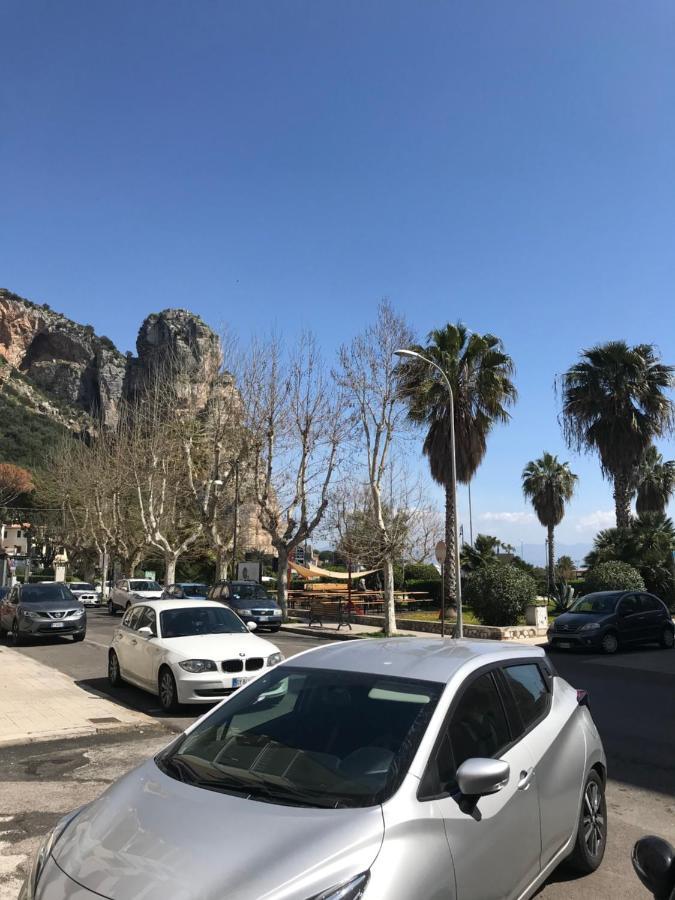 B E B Riviera Di Levante 테라치나 외부 사진