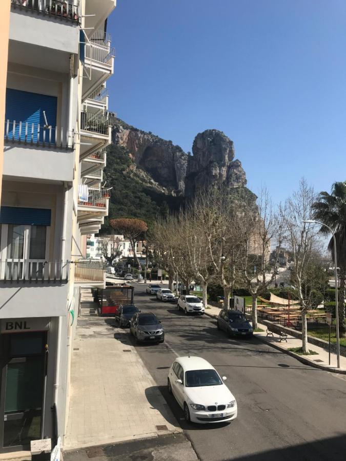 B E B Riviera Di Levante 테라치나 외부 사진