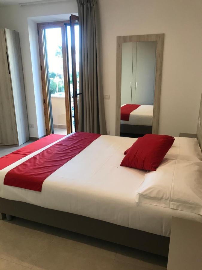 B E B Riviera Di Levante 테라치나 외부 사진