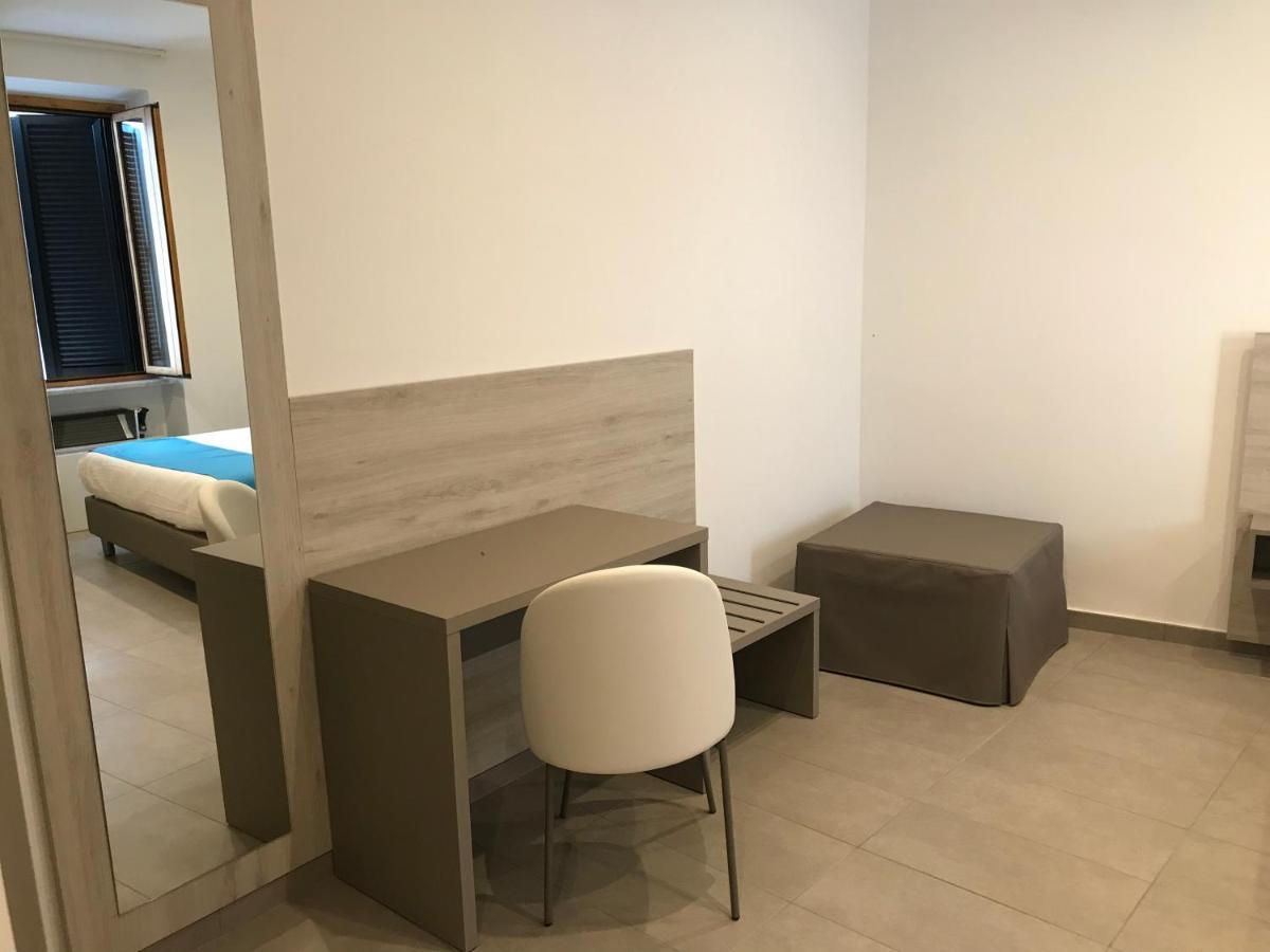 B E B Riviera Di Levante 테라치나 외부 사진